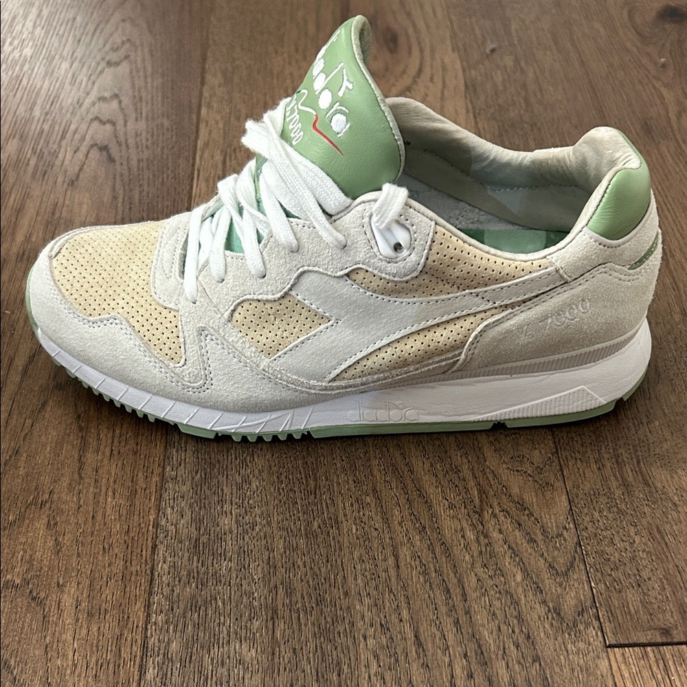 Diadora V7000 Mint Green and Beige Athletic Shoes - Picture 6 of 7